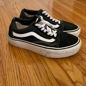 Old skool platform vans